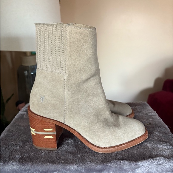 FRYE Pia Sedona Suede block inlay wood heel Boots Size 6 RARE - Picture 5 of 15